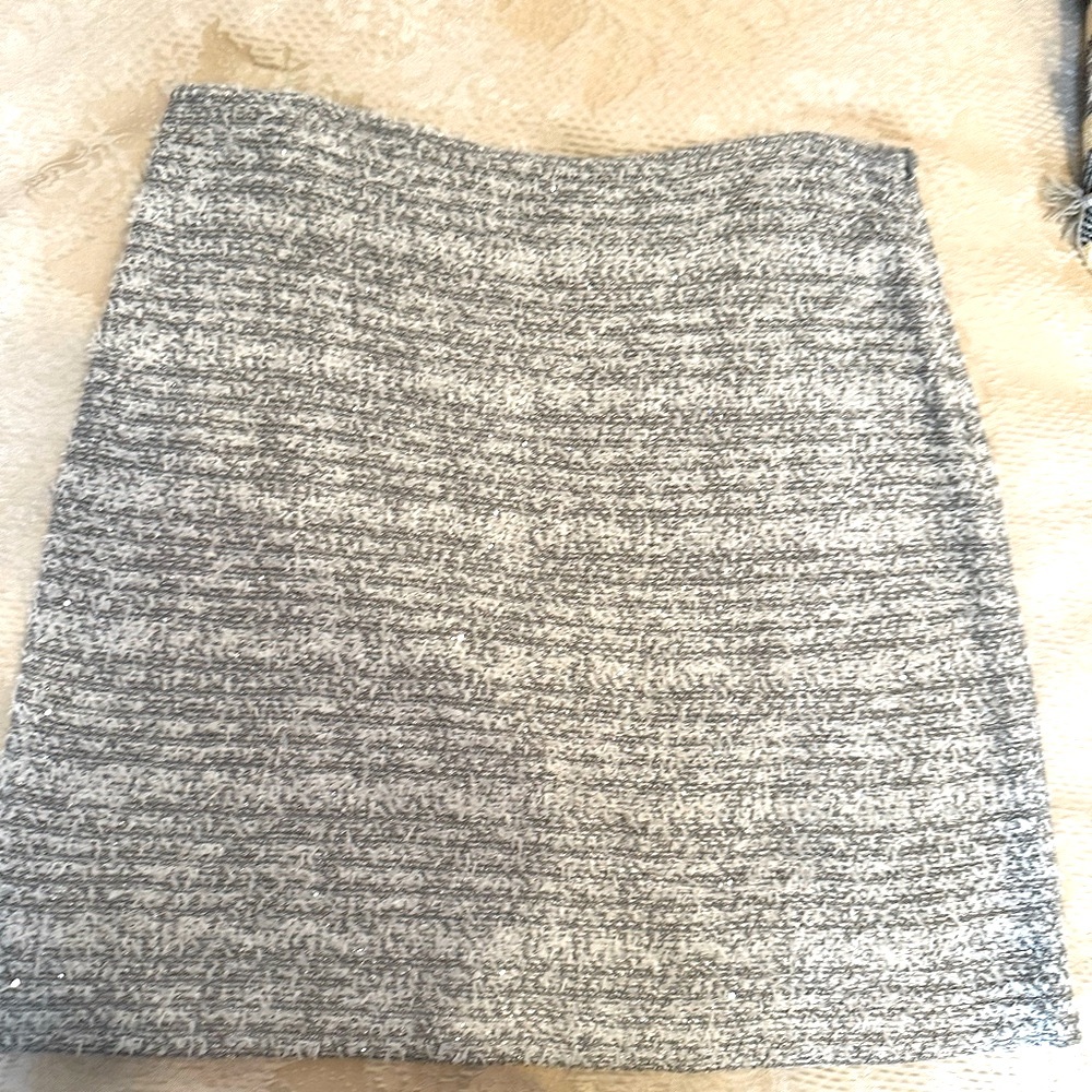 Brand New St John sequin skirt ( without tag)